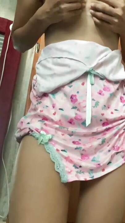TEEN 18 IN PAJAMAS. Masturbation