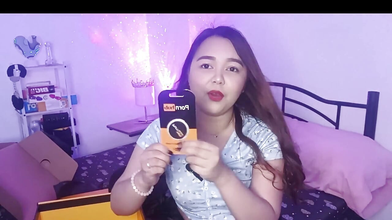 Unboxing My 25k Subscribers Gift From Pornhub