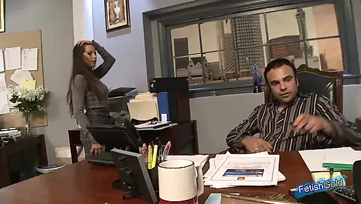 Horny boss cheats wife and bangs deep his gorgeous secretary at work