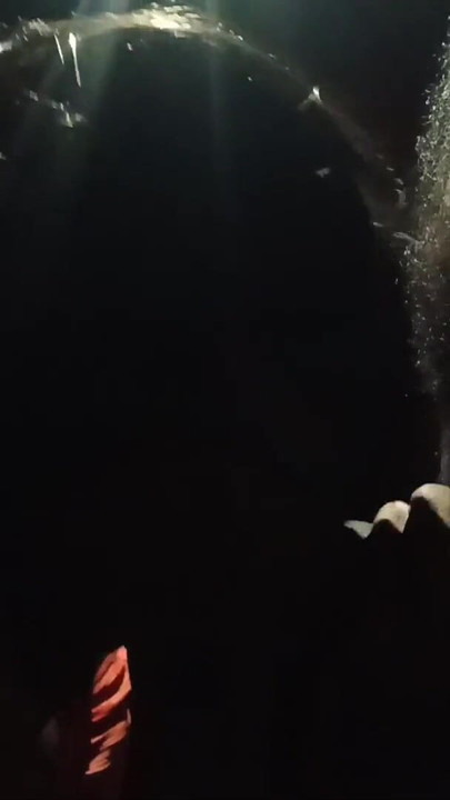 Ateşli köylü evli kadın açık havada erkek arkadaşını sikiyor | Klip 1