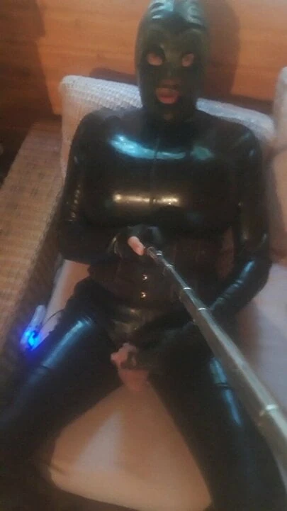 Estim rubberdoll 2