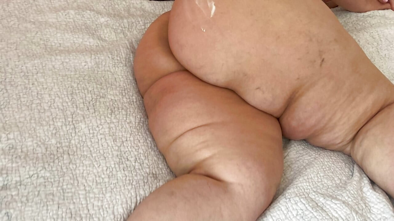 Hot Mother Jumps on Hard Black cock in the morning before work.