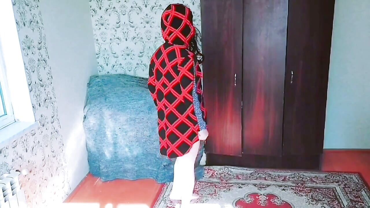 Suka sissy bez rąk dochodzi