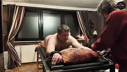 Domlady mia - köle için terör cezası - eğitim: göt sikiş makinesi tarafından sikiliyor - bölüm 1