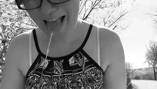 Sylvies Doppel - Im Auto & Im Pool