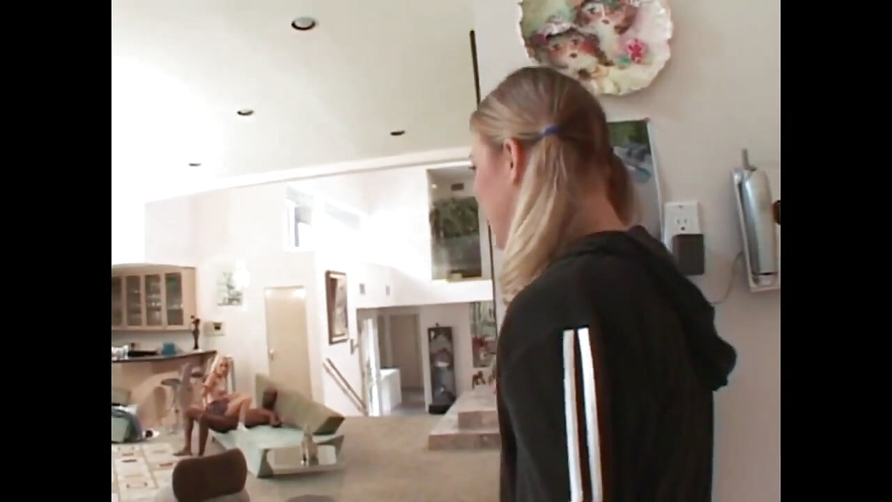 Черный хуище в заднице двух юных блондинок