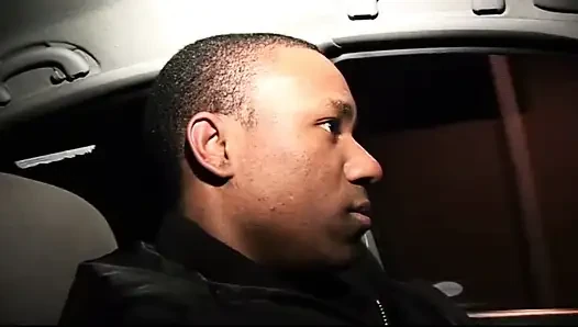 Seksi dövmeli zenci kız domalma pozisyonunda sikişiyor... ağzına boşalma
