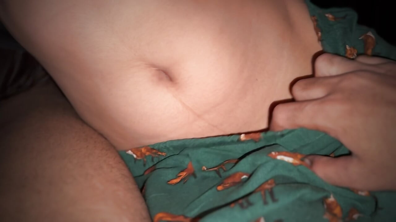The virgin girl got her tight pussy fucked by the neighbor's big and thick penis, and fully satisfied the pussy.