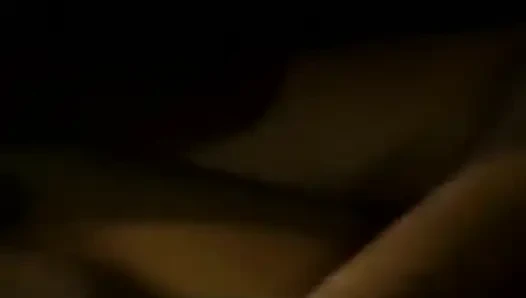 Reife blondine nimmt pulsierenden bbc im dampfenden casting tief in den hals