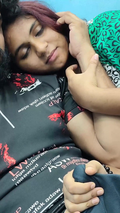 Punheta romance de casal indiano mallu