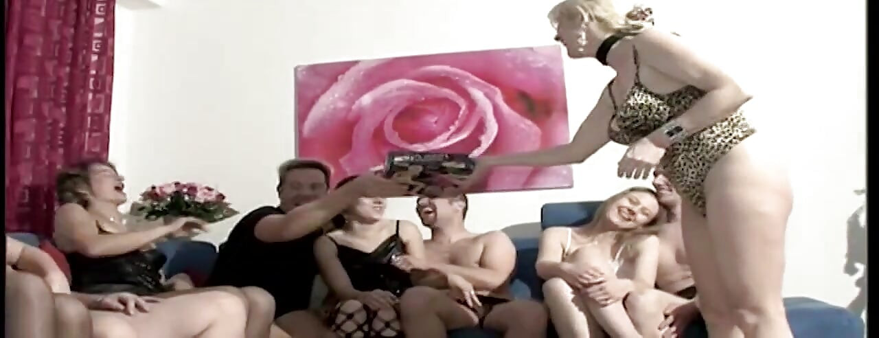 Big swingers orgy