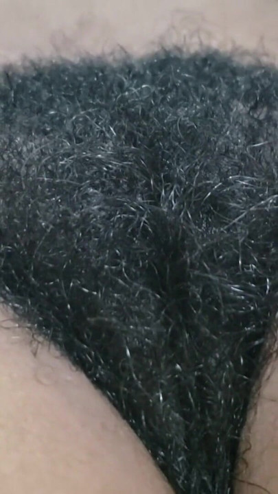 Amateur peludo coño milf momentos con curvas naturales | Clip 1