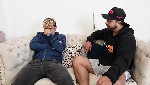 Büyük Göğüslü Kızla Zevk İçin Seks Yapıyorum - Ağzına ve Göğüslerine Boşalıyorum