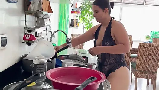 Saya merayu saudara tiri saya sampai saya meyakinkannya untuk meniduri saya.