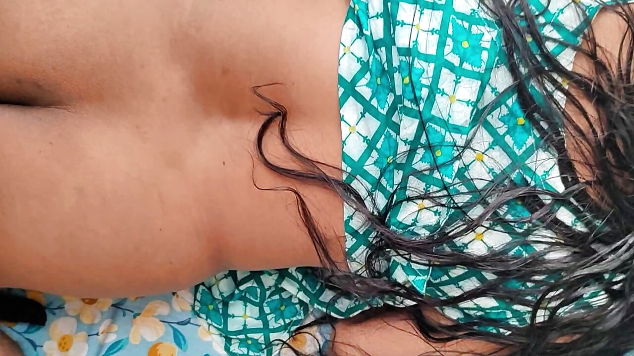 Cel mai bun prieten al mamei vitregă cu țâțe mari - indian - Mama vitregă e pe primul rând - Sadona Ma