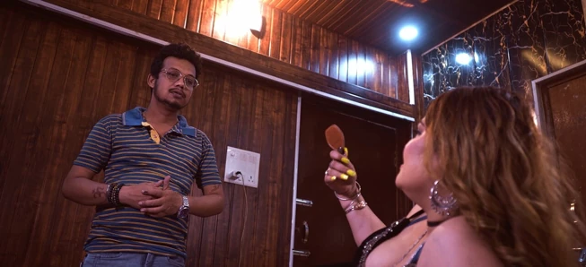 A thirsty bhabhi inside a hotel room