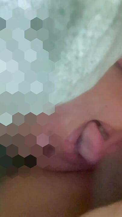 Innocent pinay wife trying to learn good blowjob