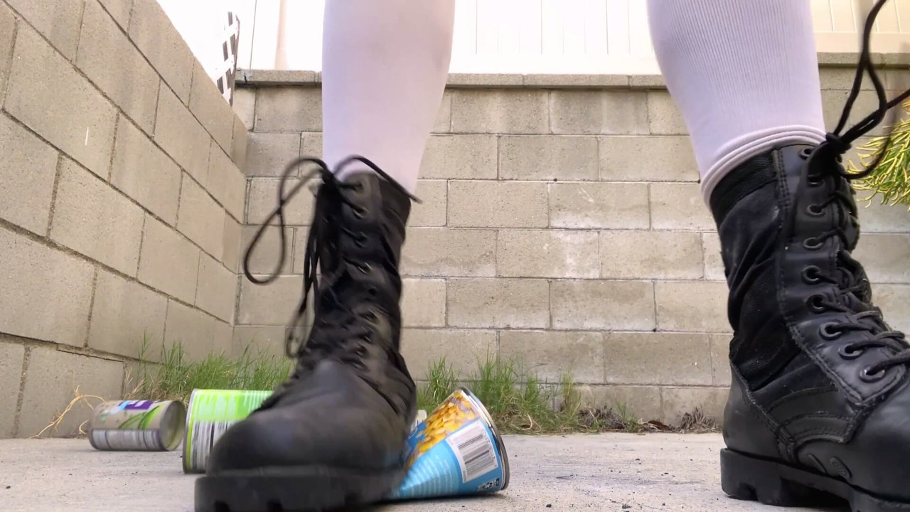 Crushing 100+ cans in Combat Boots