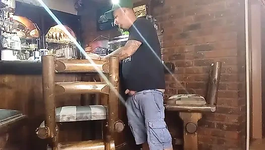 Üvey babamın yarağını amıma boşalmadan önce emiyor