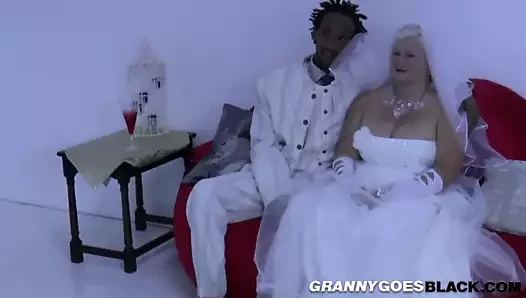 Granny bride gets oral before riding