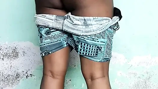 Desi stiefmutter show mit dickem arsch