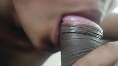 Jovem indiana de 18 anos fazendo boquete e recebendo porra na boca e nos peitos