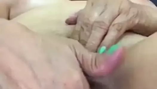 Filipina Granny Pussy 2