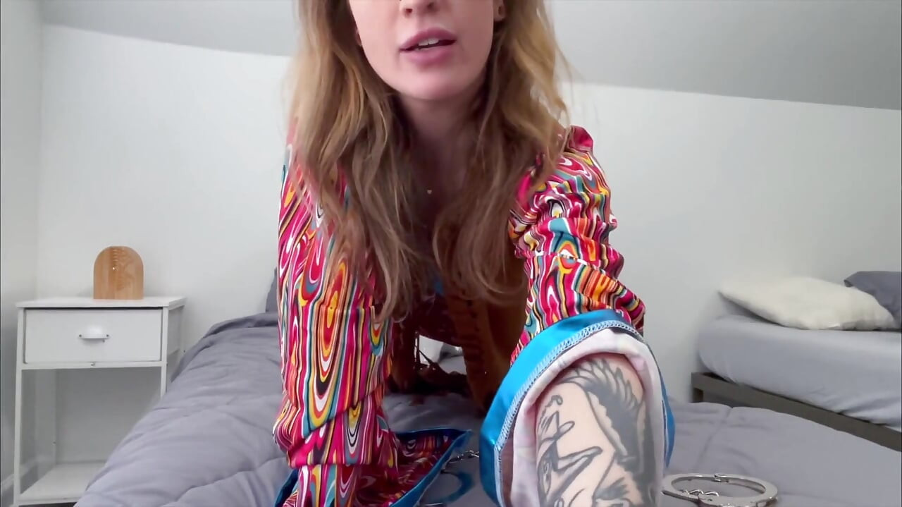 Sutton's Groovy '60s Self-bondage Fantasy 4K POV Restraint Bliss Awaits!