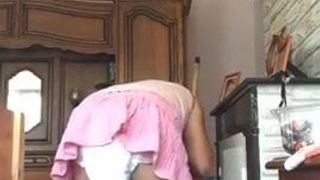 Cuando el bebé hace las tareas del hogar