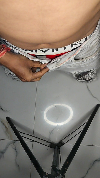 Desi boy mostra il suo cazzo video completo caricato molto presto