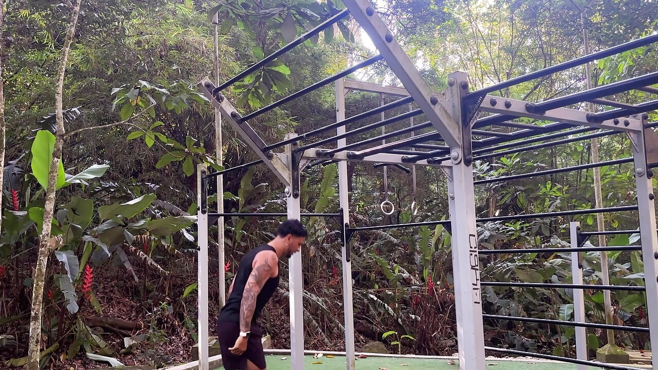 Full-body training with a predominance of pulldowns