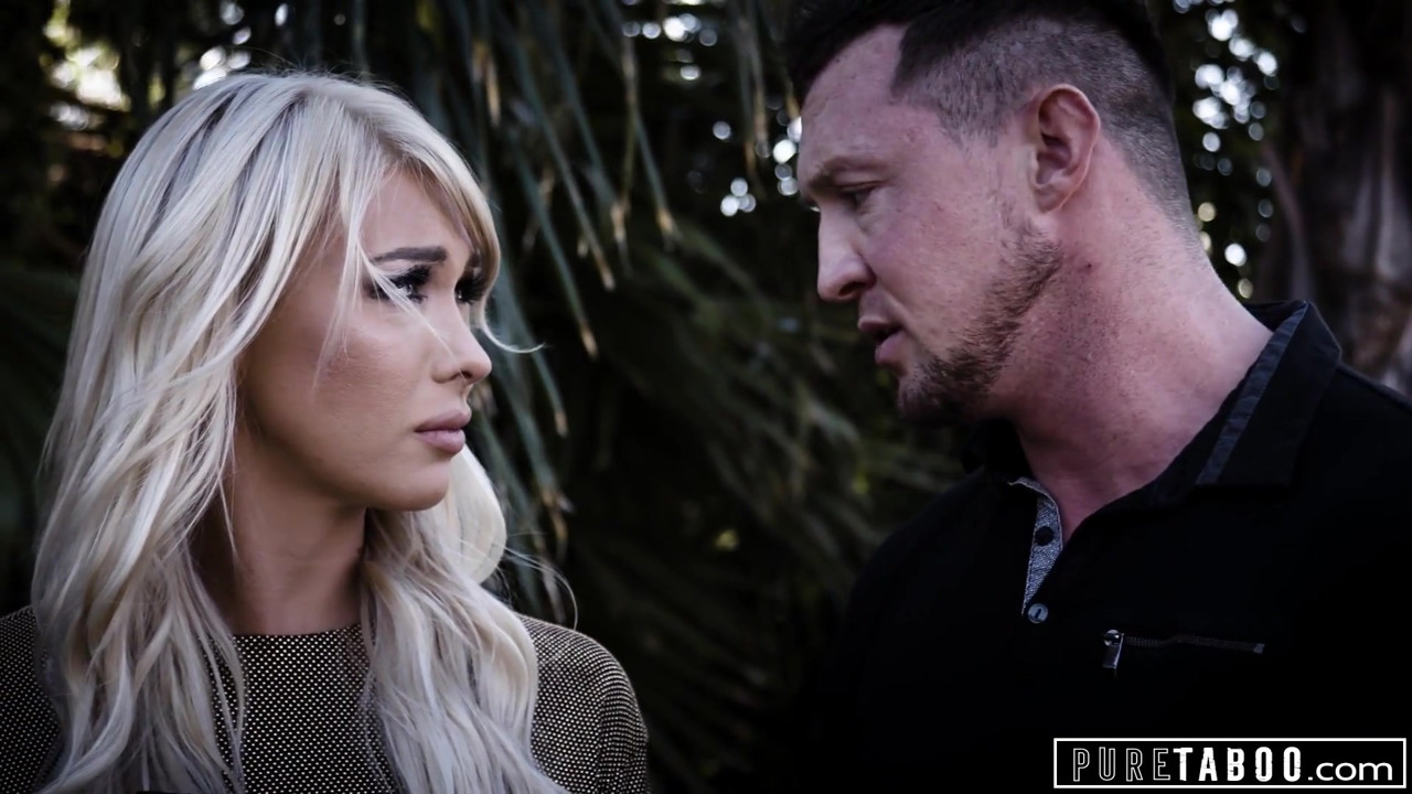 純粋なタブー、セクシートランスガールが悲しみの男をやる