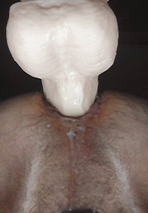 큰 자지로 방귀 뀌는 걸레 엉덩이
