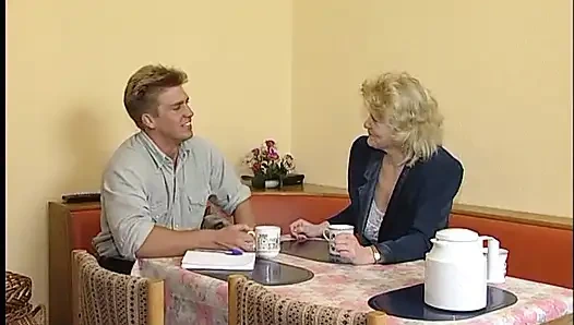 Memek pelacur dewasa rambut pirang dientot