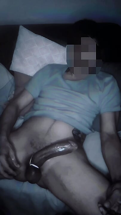 Well-hung, naughty guy goes wild on the couch and cums deliciously.