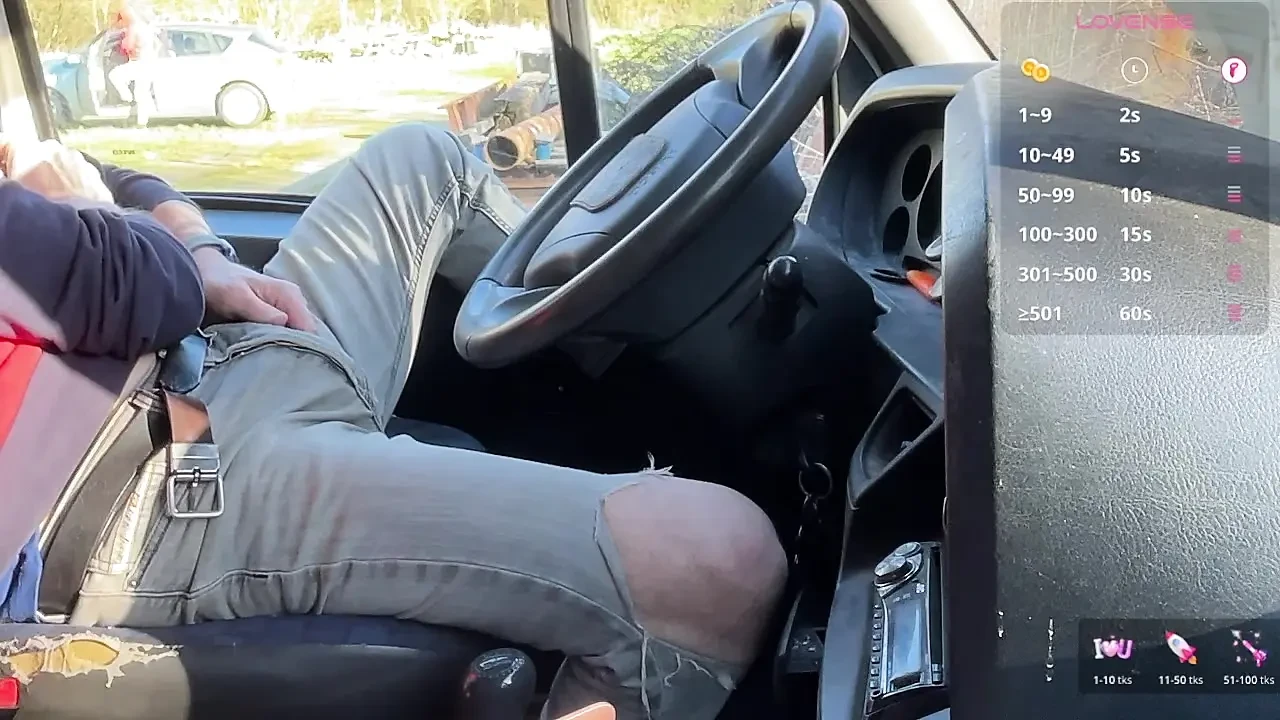 Best truck stop moment ,he stopped and stayed