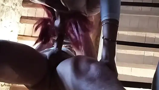 MILF в очках делает минет с спермой во рту