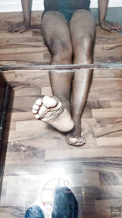 Display my soles in 'The Pose' (2026)