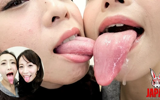 Feuriger lesbischer kuss mit viel tropfendem Speichel!! Hana und Yuri