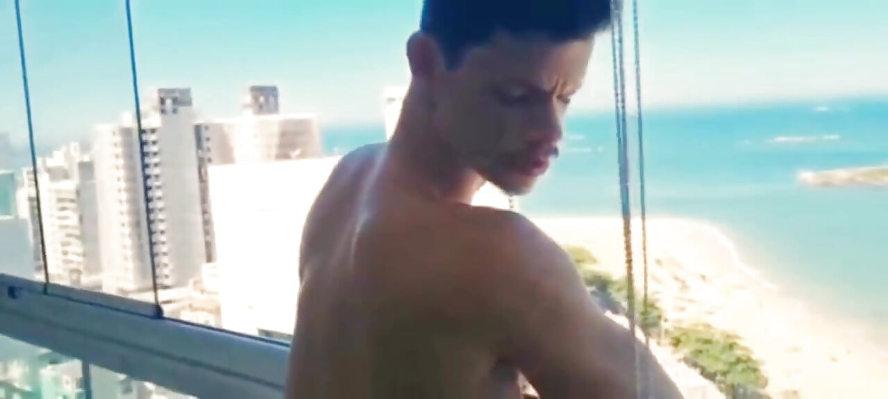 Sekso bez kondoma na plaži