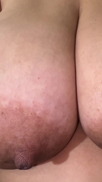 झूलती सौतेली मम्मी Milkers