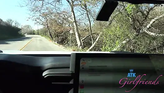 POV McKenzie Mae: Strand Date Öffentliche pinkeln, auto-muschi reiben und blowjob necken