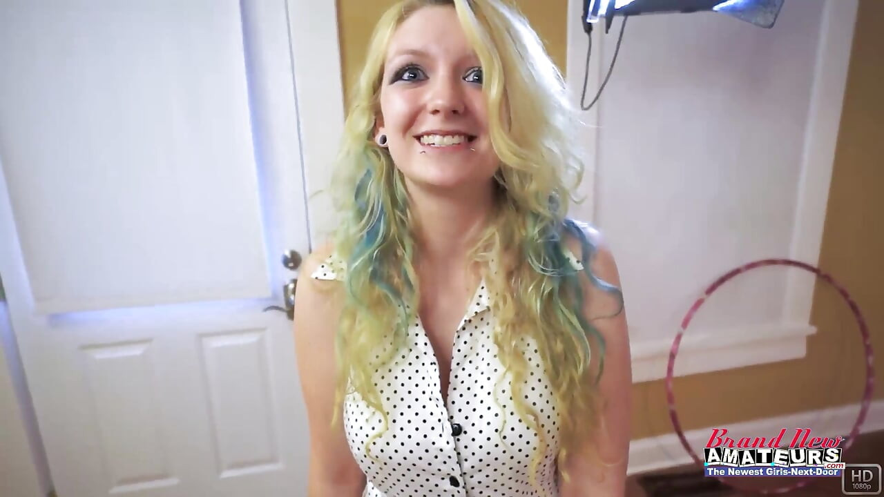 Skinny Blonde Coed Chelsie R Gets Her Mouth And Pussy Pounded And Jizzed!