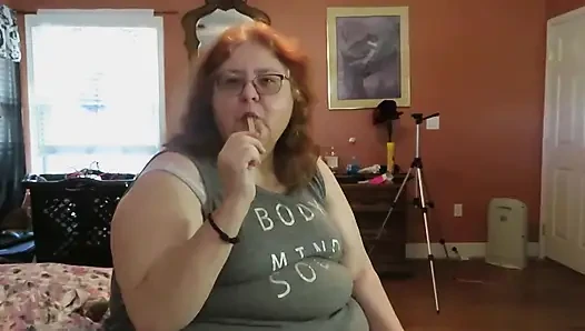 BBW nurse Vicki enjoys eatting a chocolate vanilla ice cream popsiscle