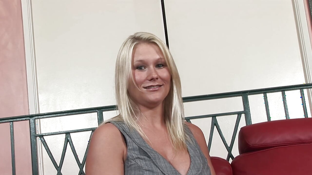 Blonde MILF on the porno casting enjoys with creampie ending