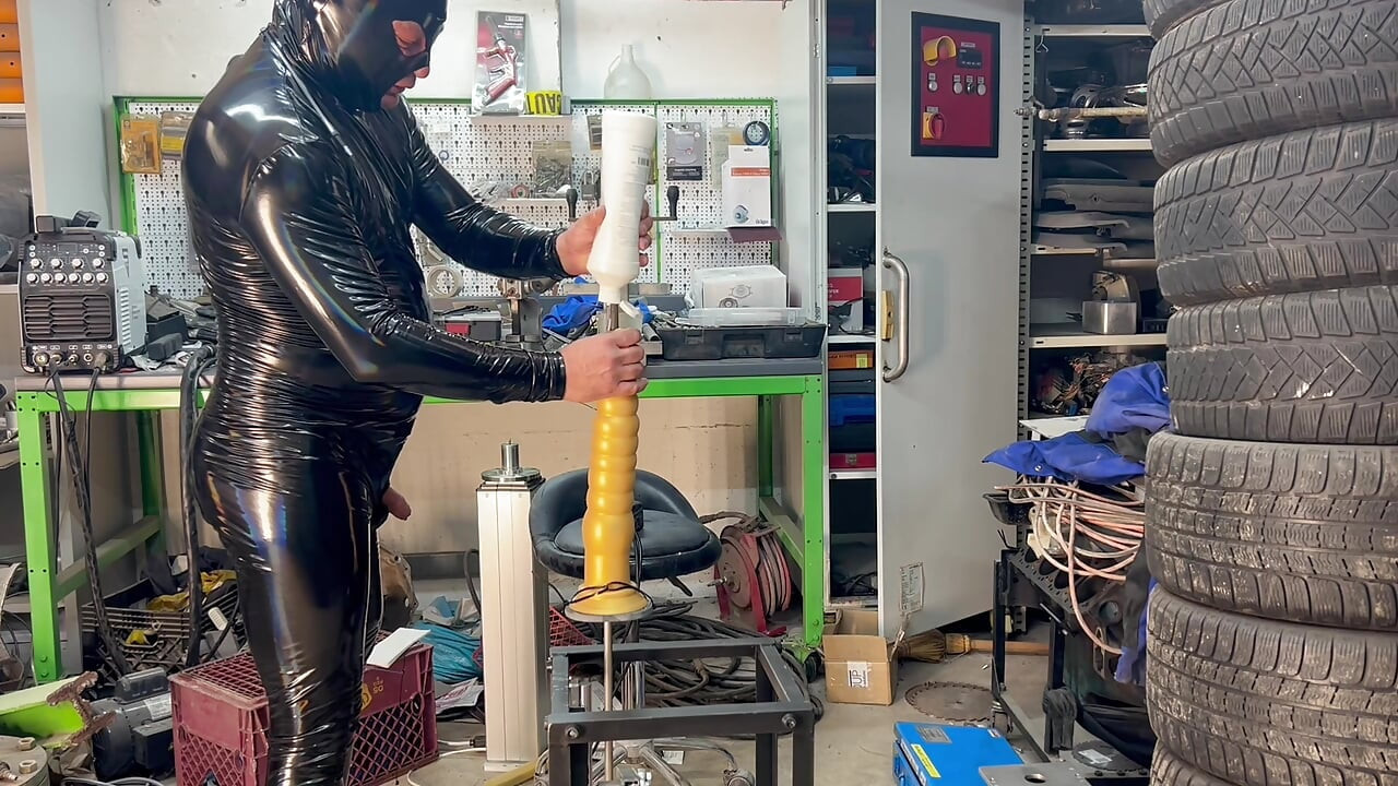 Garage Gimp Fucking machine Bam Dildo + 7.6 cm 40cm Long monster