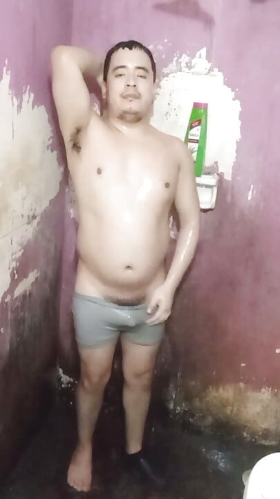 Jesus en boxer bañándose capitulo 10
