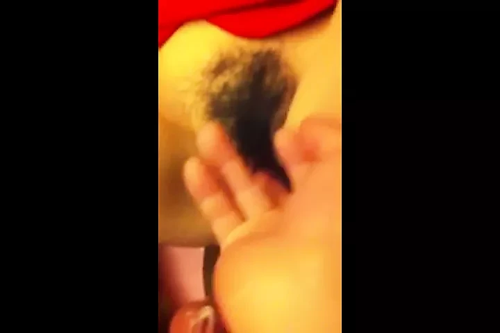 Ragazza asiatica scopa e sborrata in faccia