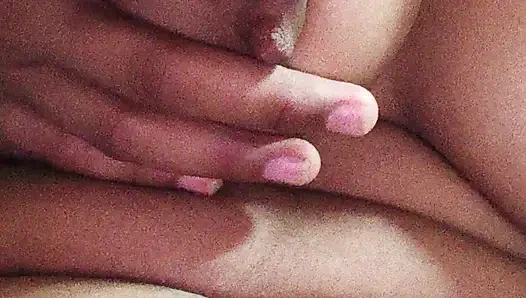 Красивая в помещении