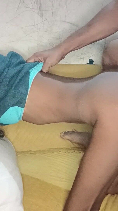 buddhe ko chadi jawani apne bete ki bahu ko goli khake pela | Clip 2